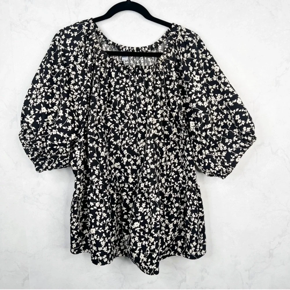Old Navy Black and White Floral Blouse